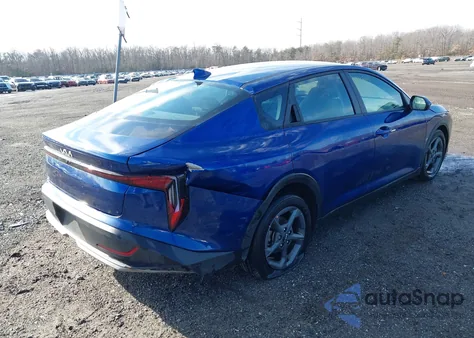 2025 Kia K4 Lxs z USA, uszkodzony, nr VIN 3KPFT4DE3SE088096